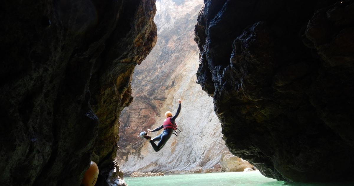 Sagres: Coasteering - Swimming, Cliff Jump & Rock Climbing