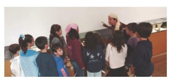 Em Família no Museu Visita encenada “O Segredo do Génio da Lâmpada”