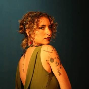 JÚLIA VARGAS
