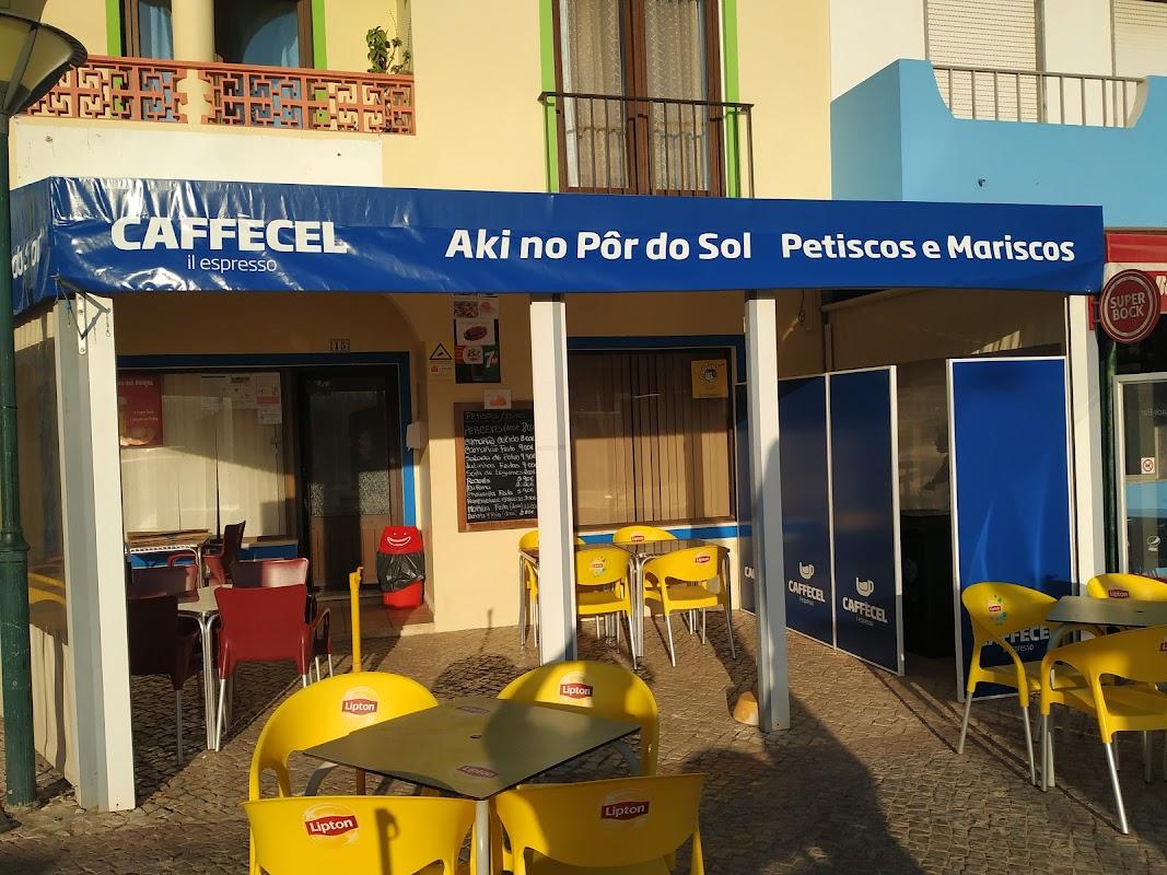 Aki no Pôr do Sol